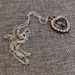 Vintage pendant with chain